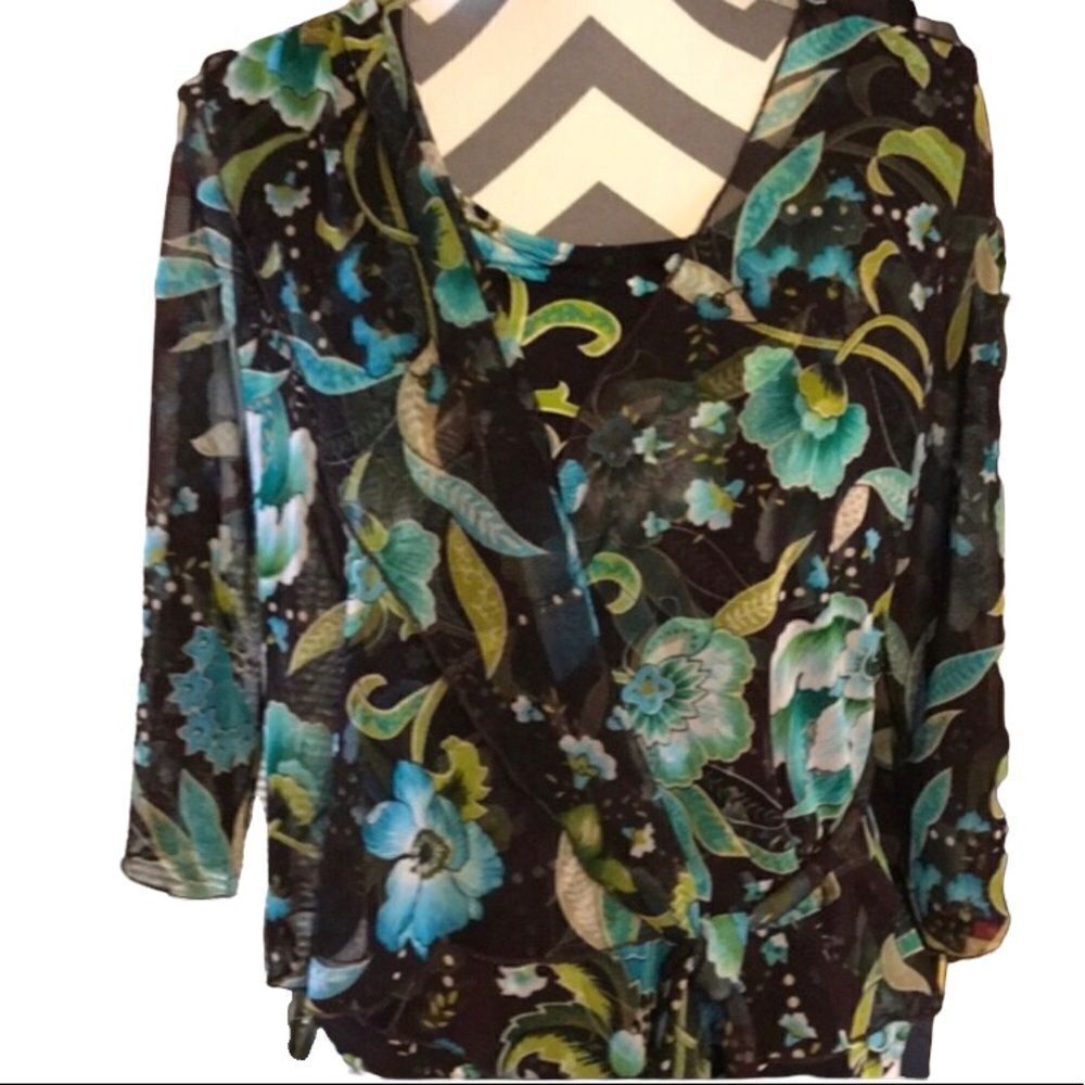 Nicola Medium Top With Sheer Sleeves